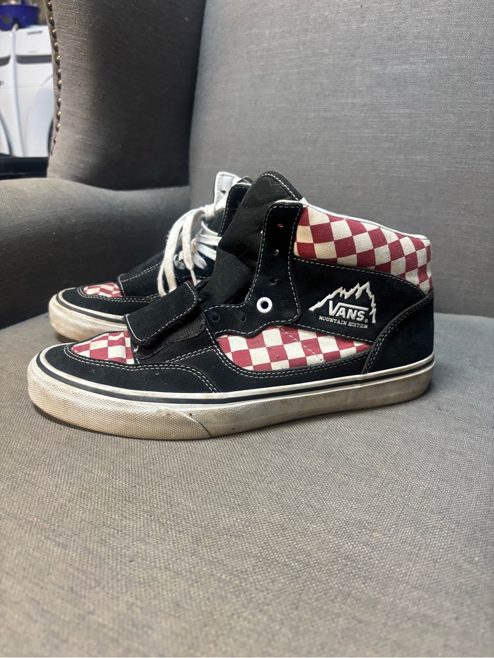 Vans Checkerboard Sneakers - Black & Red mountain edition